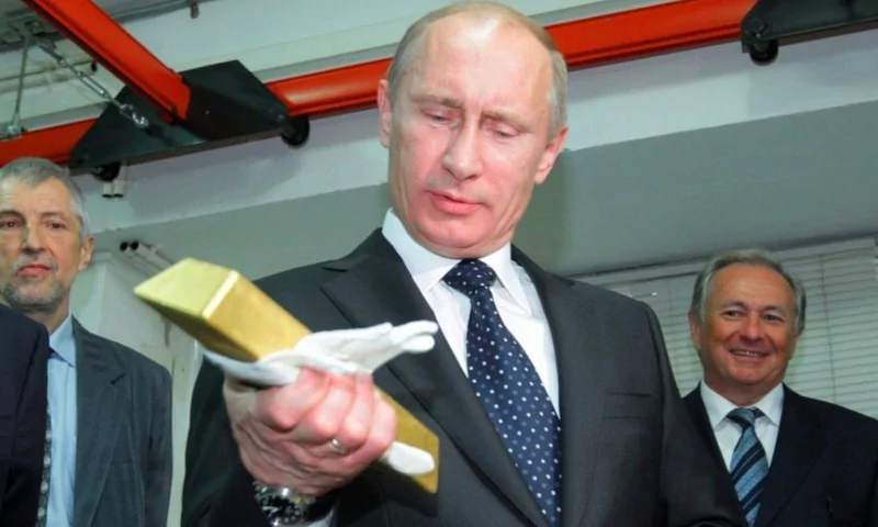Фото  Зачем Россия копит золото?