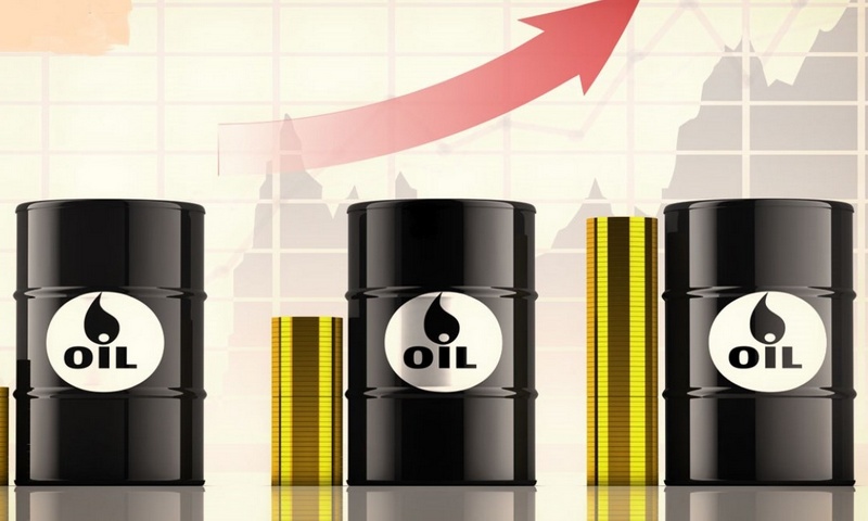 Фото  Цены на нефть упали до годовых минимумов